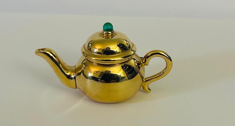 FULL 2007 ESTEE LAUDER "LITTLE TEAPOT" SOLID PERFUME COMPACT