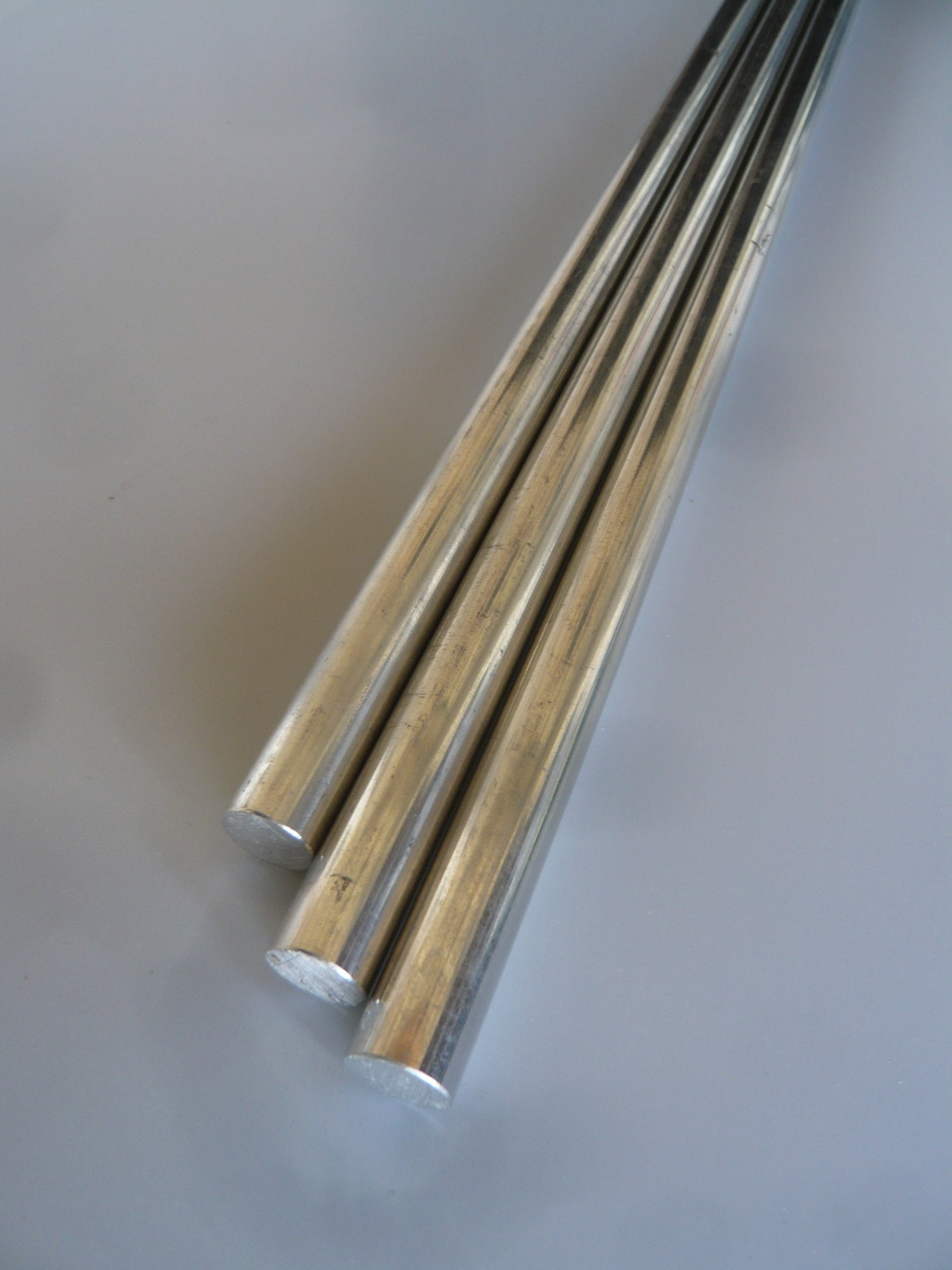 Barre ronde aluminium 14mm usinable de 50 cm haute résistance mécanique