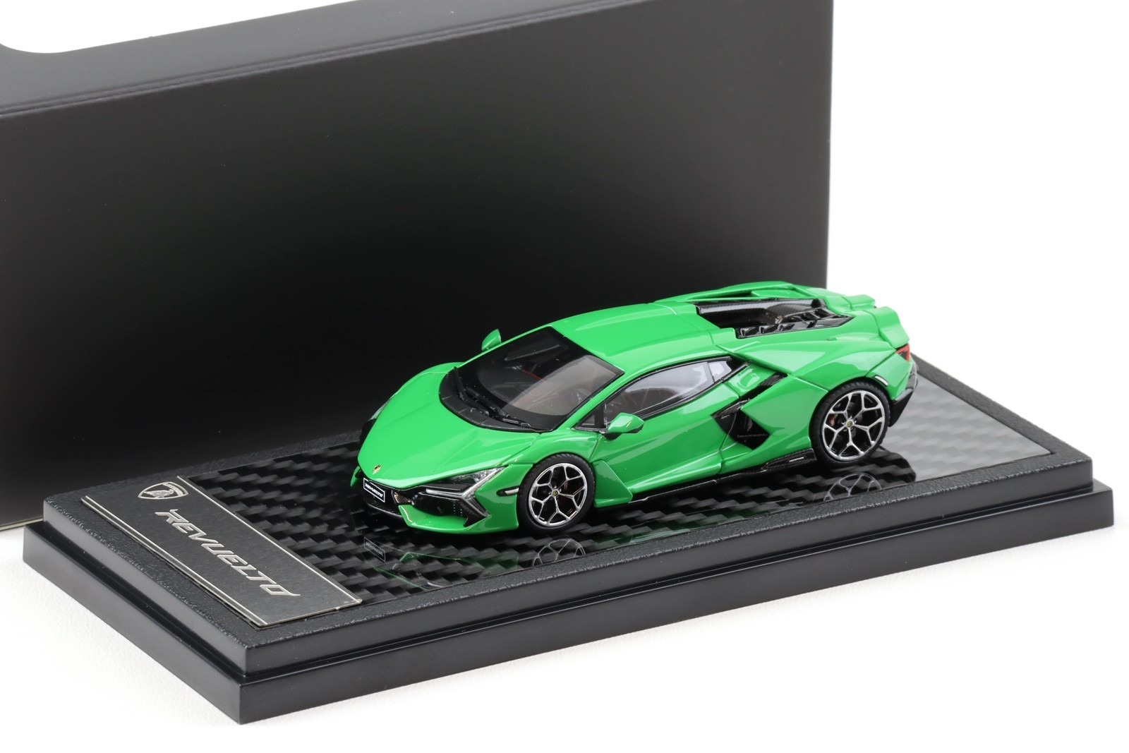 1:64 LCD Models Lamborghini Revuelto Coupe Illuminated Green LCD64042-BG