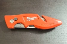 Milwaukee Fastback Press and Flip Utility Knife with Belt Clip