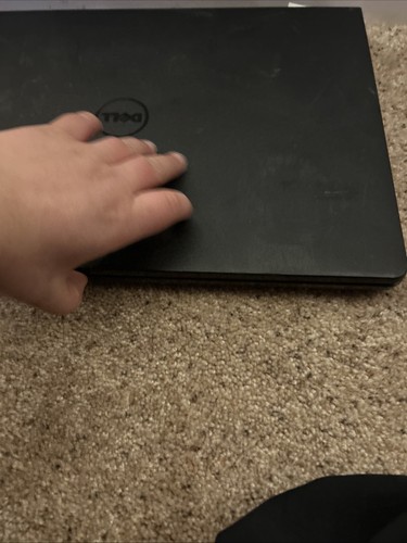 Dell Laptop From Early 2000s Untested Broken Hinges