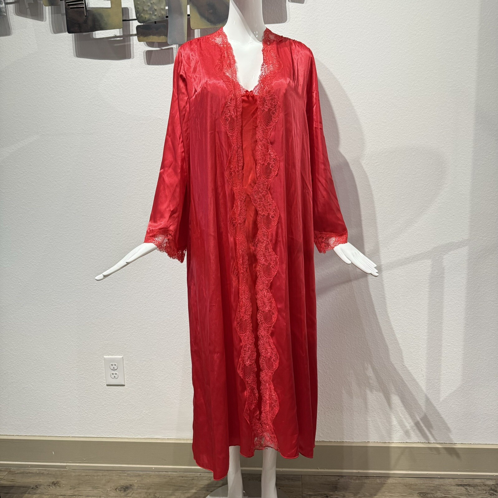 Picture 5 of 24