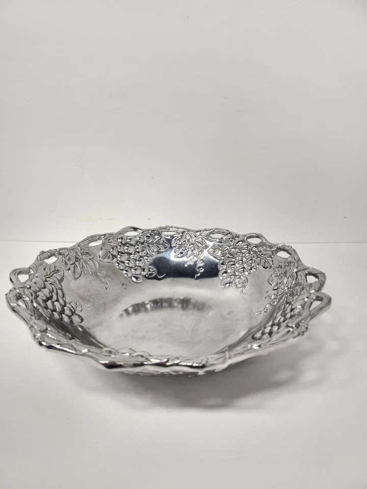 Bella Vineyard Silver Plated Grapevine Design Large Salad Serving Bowl Round - Image 3 of 4