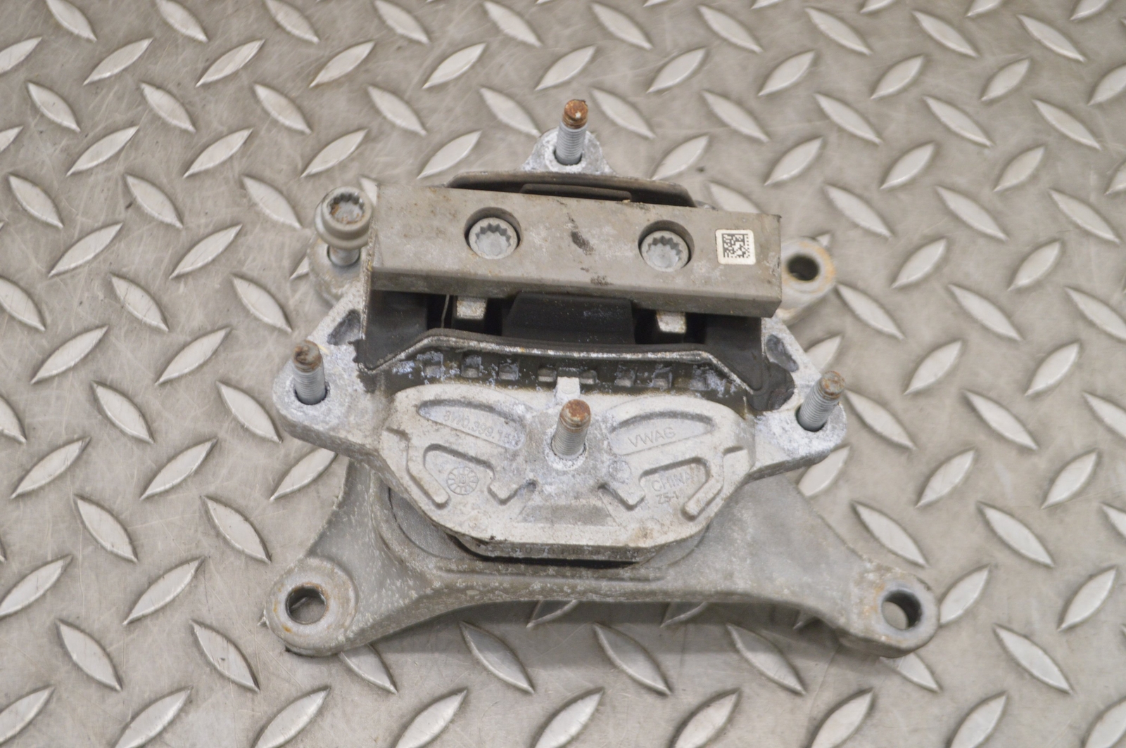 Audi A4 B9 2.0 TDI 2018 RHD Gearbox Mount Bracket 8W0399156 