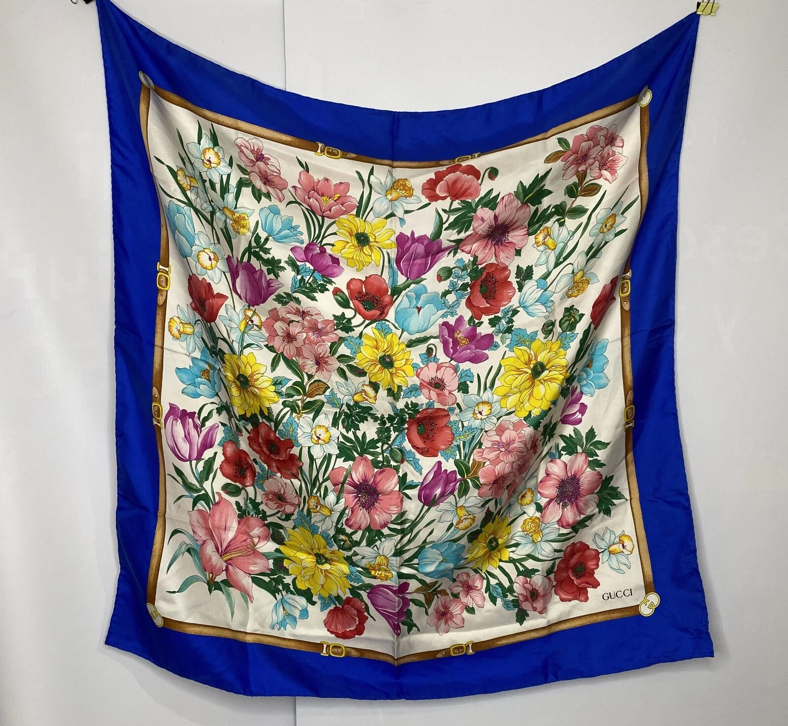 GUCCI ITALY VINTAGE FOULARD EN SOIE PEIGNE IMPRIMÉ FLORAL ROULÉ MAIN
