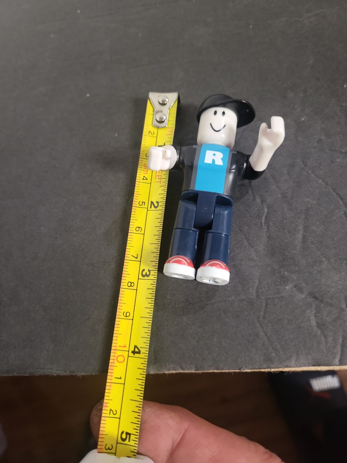 2FRC Roblox 3 Action Figure, Series 5 Roblox Moderator (No Code)