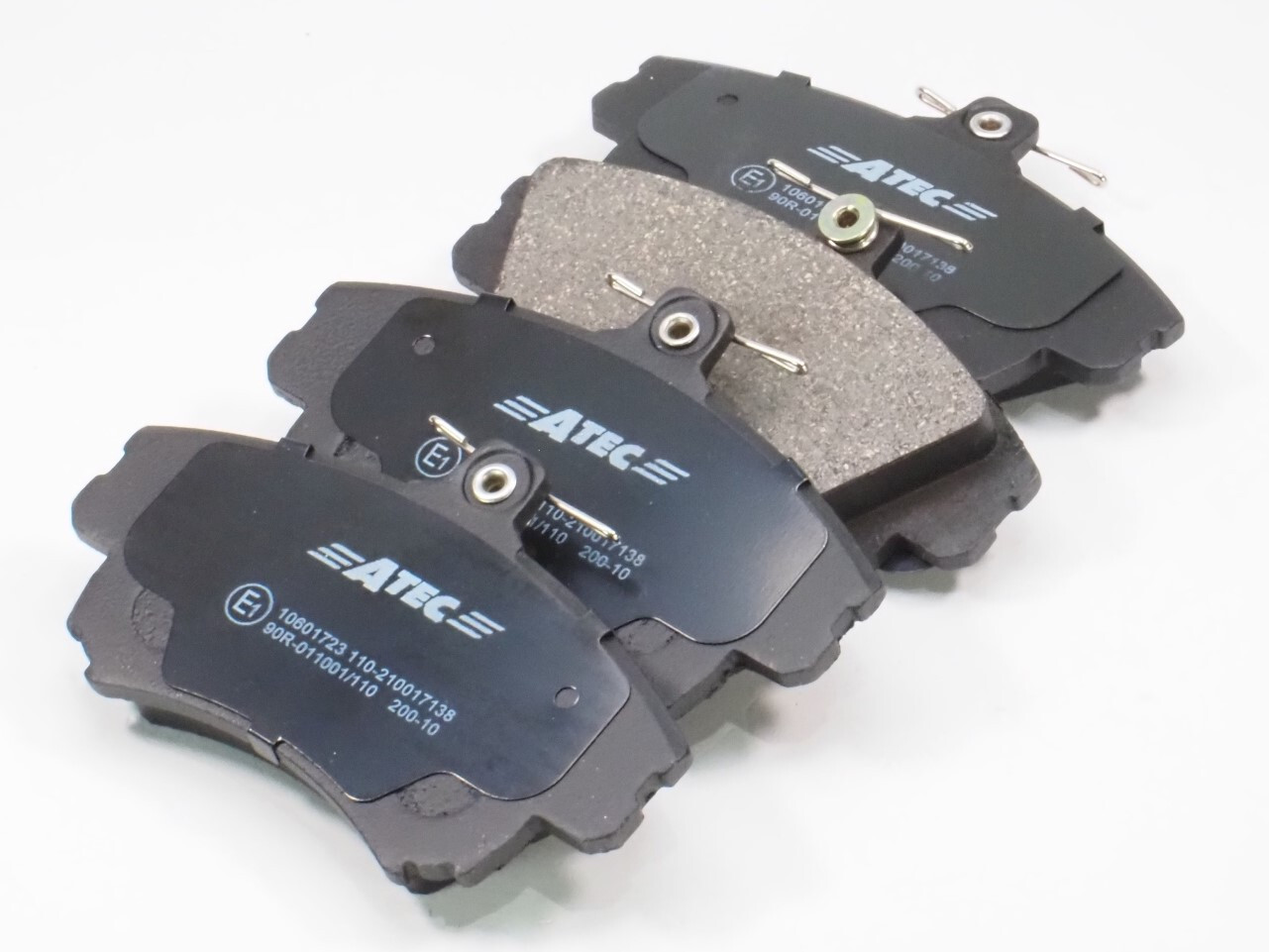 ATEC 10601723 – Bremsbeläge vorne (Satz), VOLVO V40, Neu; K86 107  