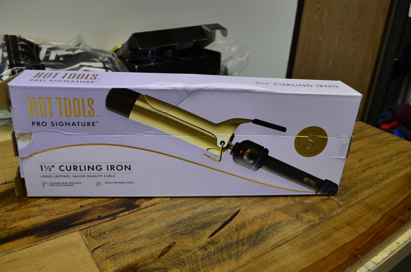Hot Tools Professional 1 1/2 Inch 24K Gold Curling Iron / Wand "Open Box"
