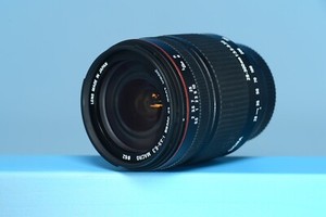 Sigma 28-300mm Macro Zoom Lens for Sony / Minolta. Inc. Case, Hood, Filter.