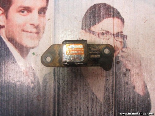 Airbagsensor Airbagsteuergerät  Mitsubishi L200 MR587739 MR 587 739 187600 4940