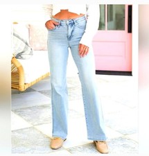 NEW Women's Vintage Wash Light Blue Straight Leg High Waist Denim Jeans...