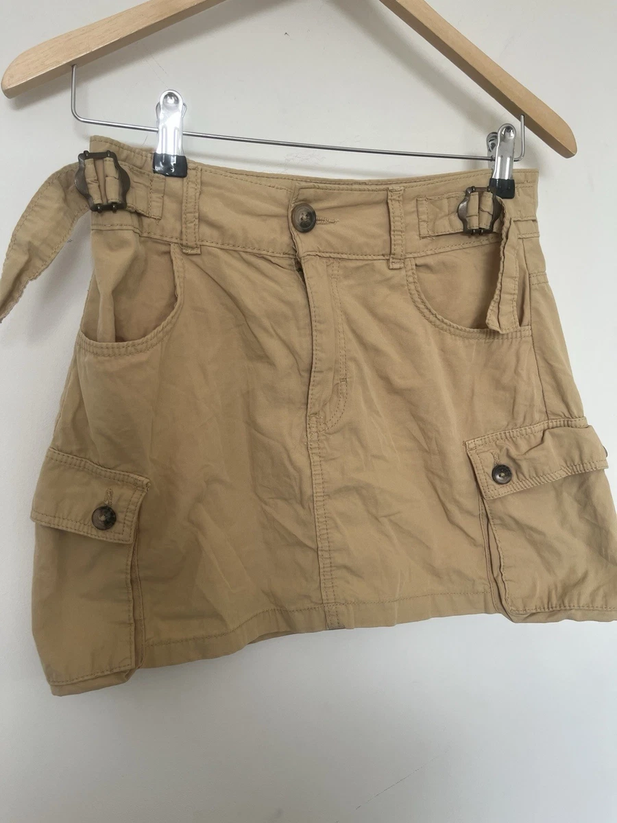 Minifalda Bershka Combat Cargo talla 8 en muy buena condición