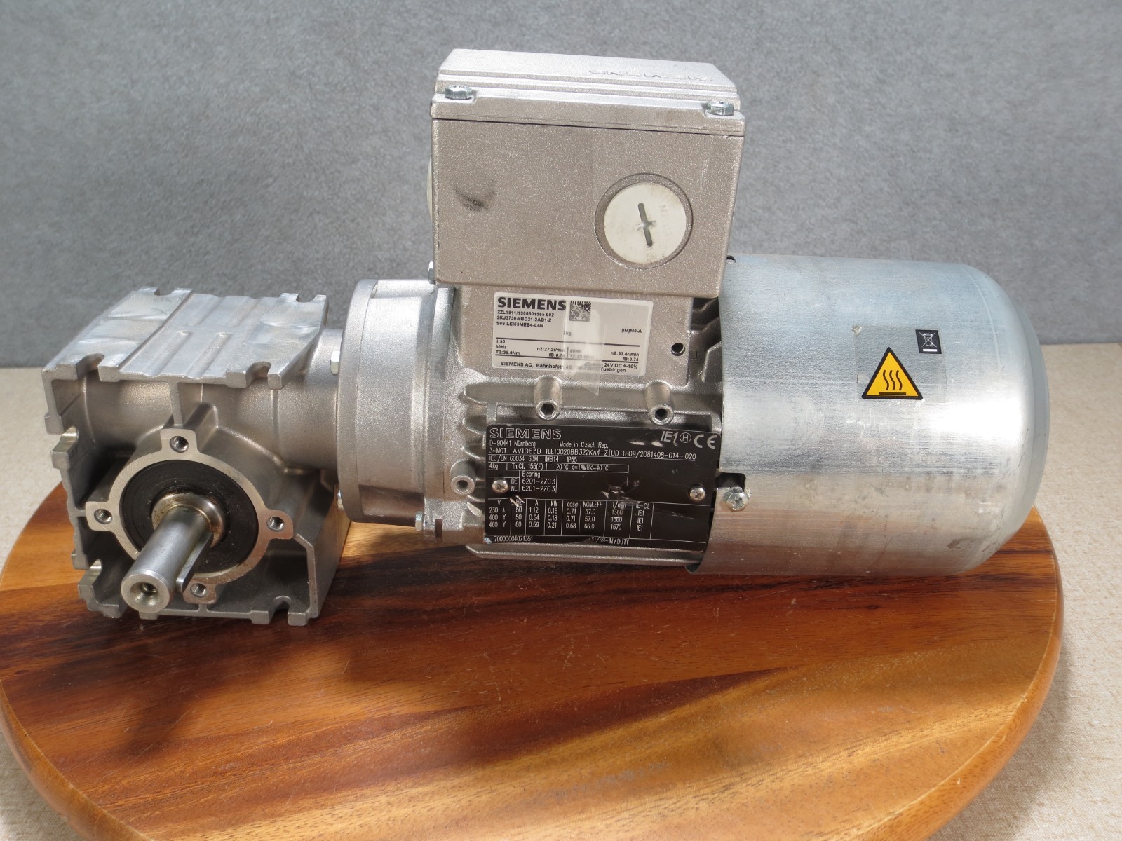 SIEMENS 3 PHASE 1E1 MOTOR D-90441 1AV1063B 1LE10020BB322KAA-Z Tested Working
