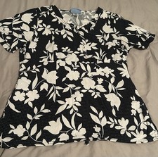 Women  s elan by Barco Floral Print Tied Scrub Top Size Small