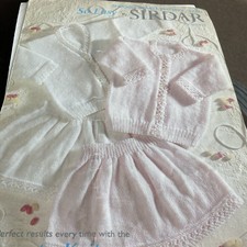 Dziecięcy wzór dziewiarski. DK od Sirdar 3756. Rozmiar 16-24ins