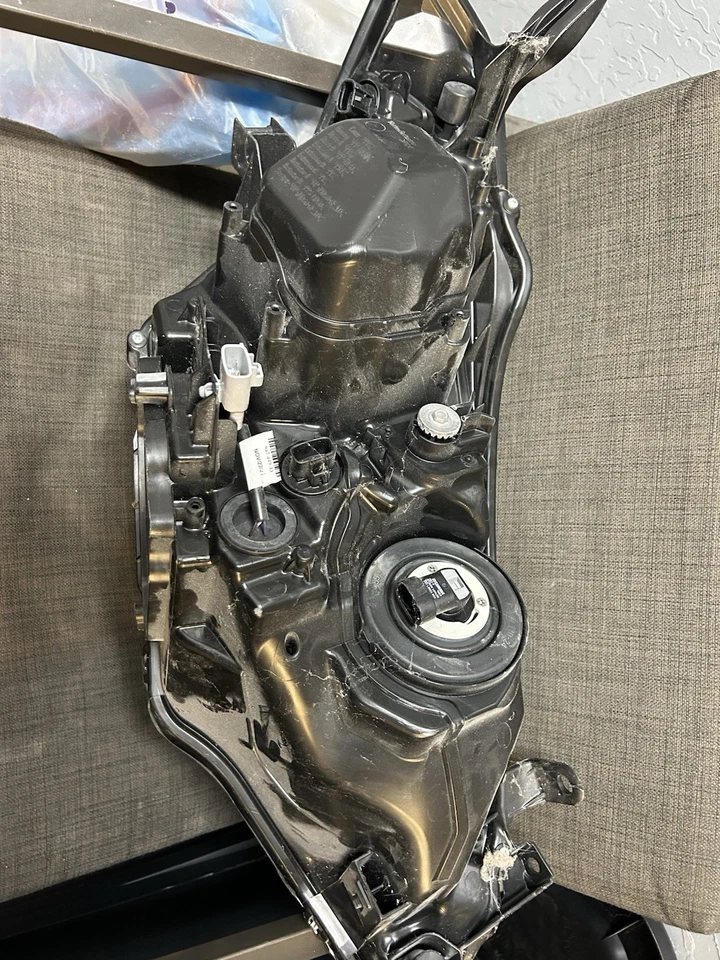 Ford Focus 2015-2018 Sedan Left Driver Side Tail Light OEM F1EB-13405 GK  - Image 2 of 4