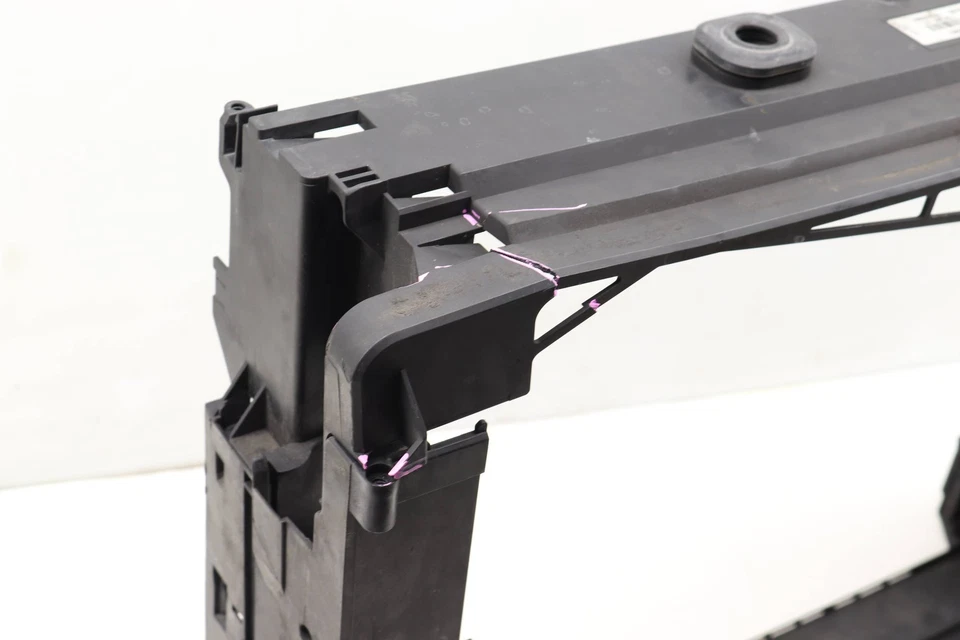 BMW 750LI XDRIVE 2010-2012 - Soporte de radiador / soporte CORE 7599666 Foto 2 de 4