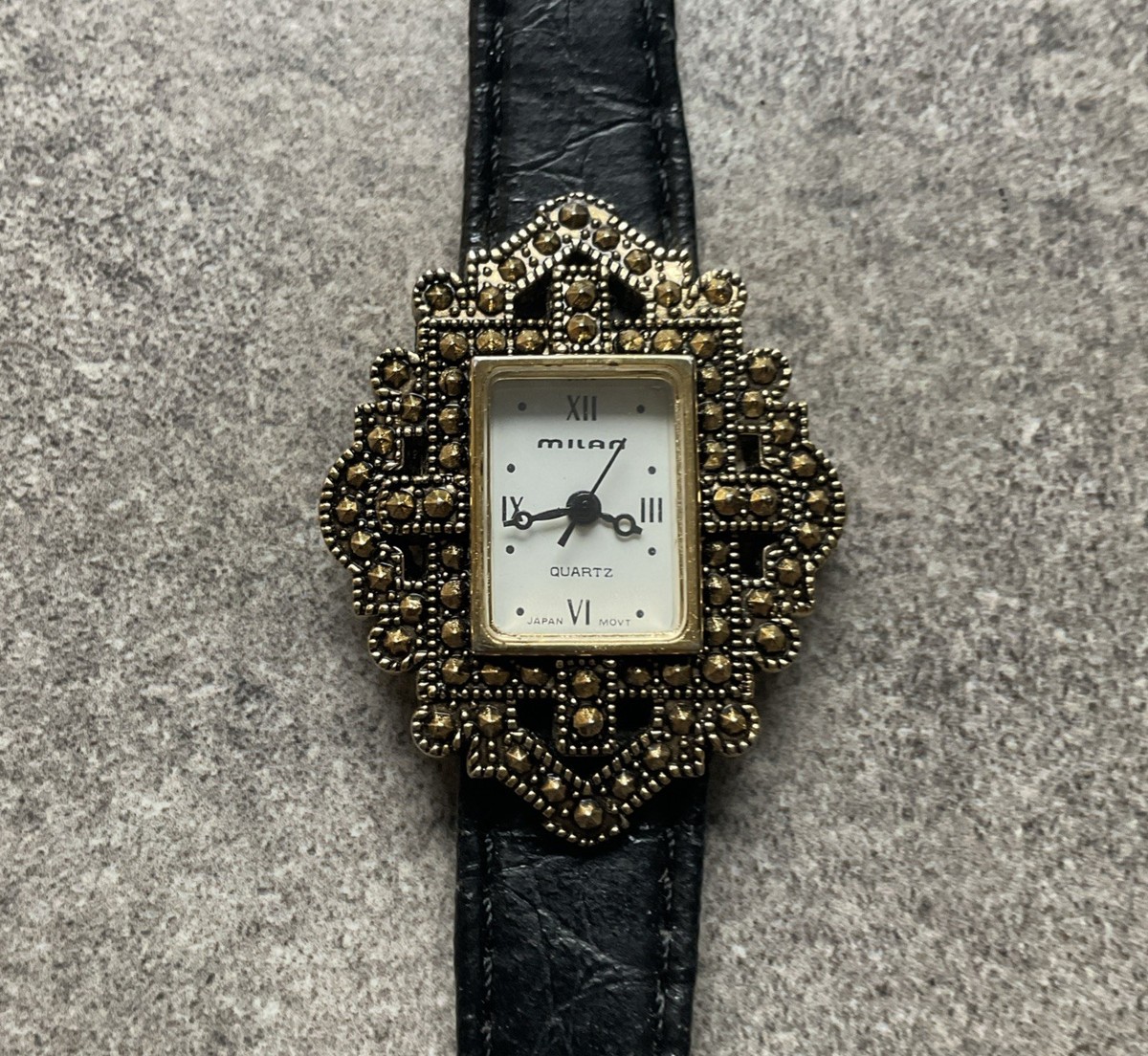 Vintage-Style Black and Gold Women\'s Watch Modern Gold Watch Black Dial | Rosefield | Official Website main image 3