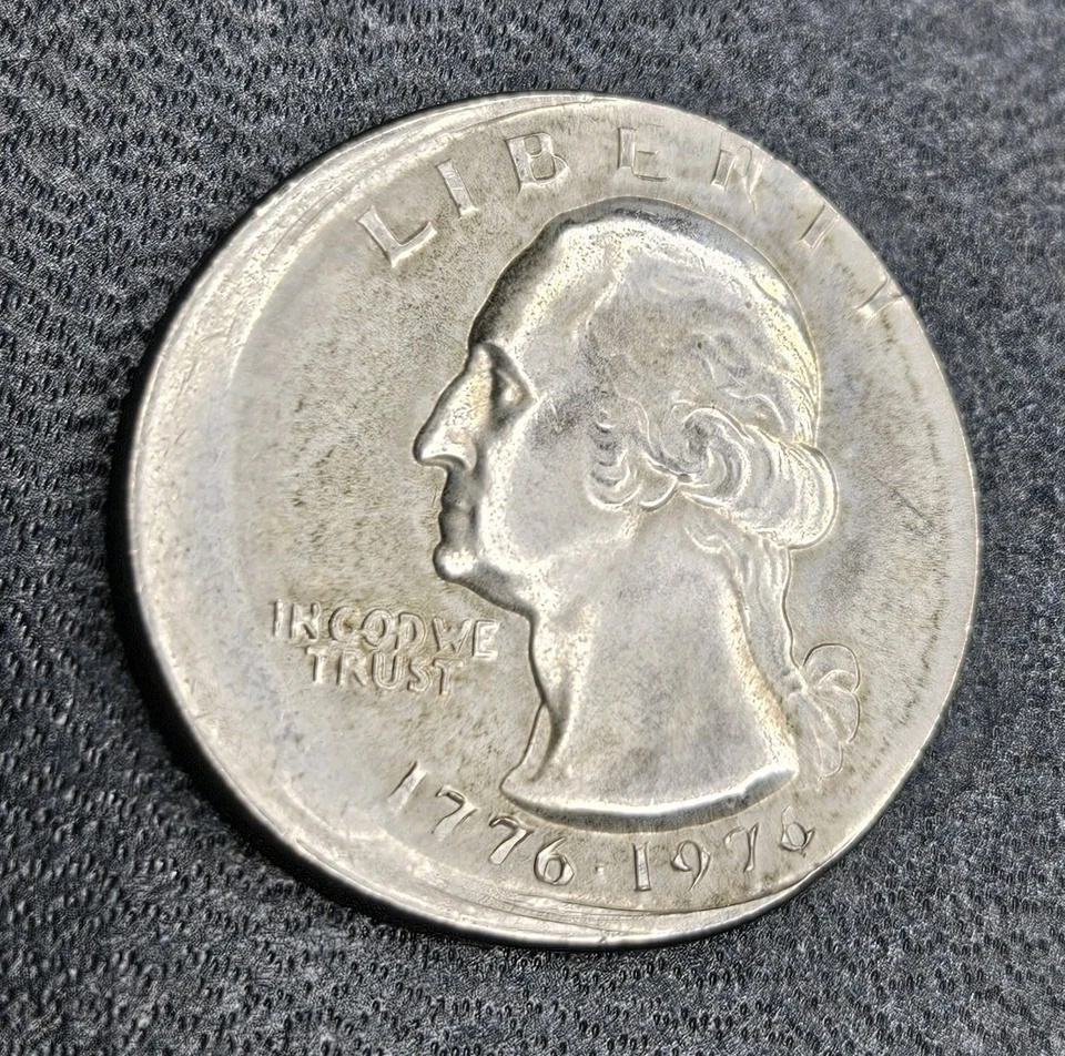 1976 25c Quarter Bicentennial Off Center Broadstruck Mint Error MS Uncirculated - Image 4 of 4