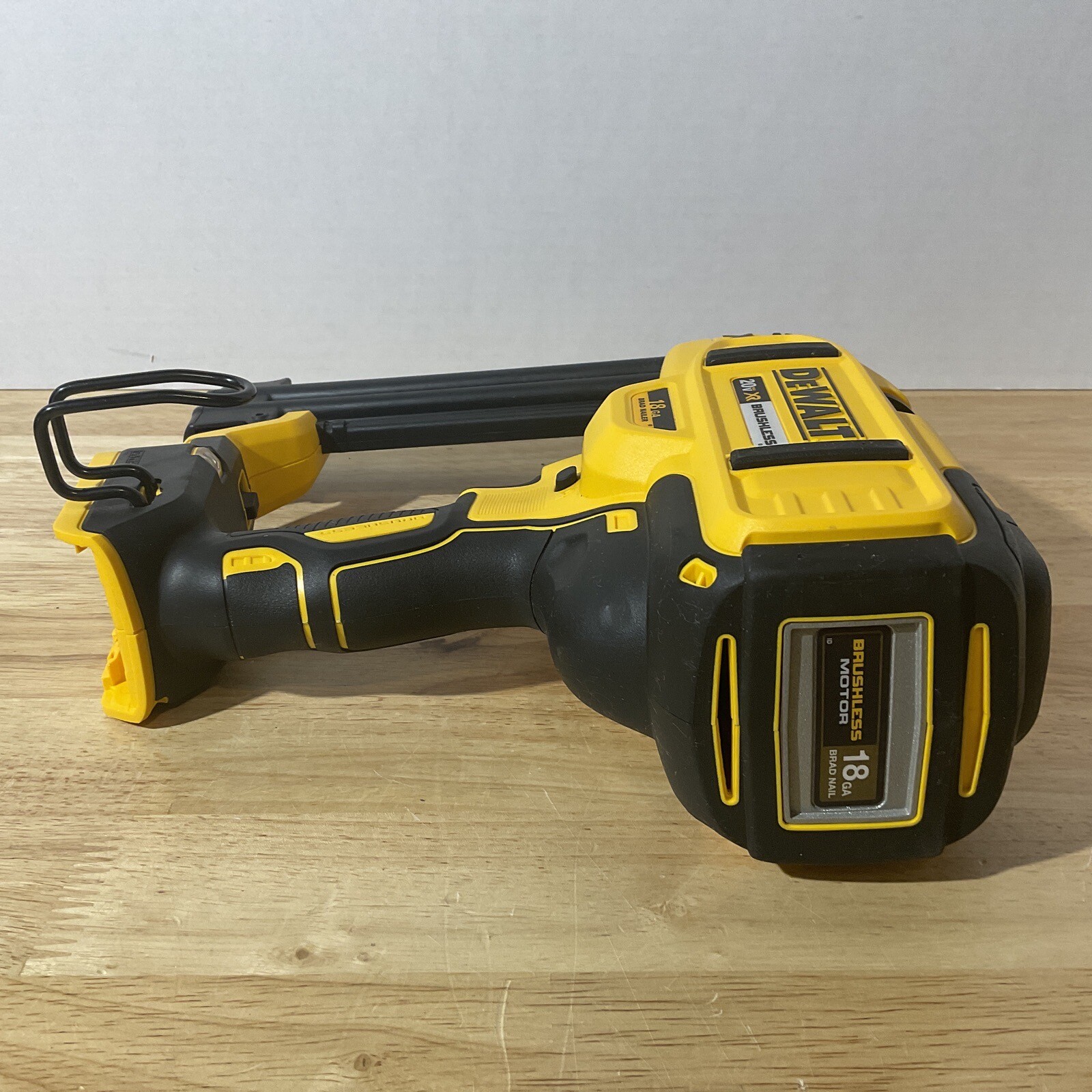 DEWALT 20V MAX XR 18Gauge Brad Nailer DCN680B TOOL ONLY 854