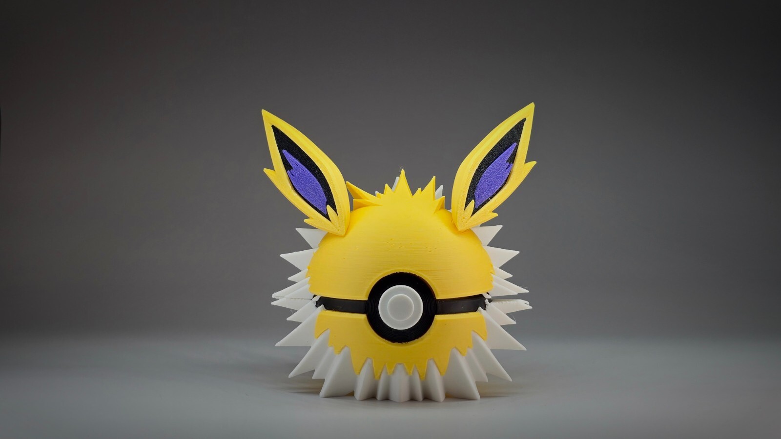 Jolteon | Themed 3D Printed Pokeball | #0135 Jolteon