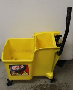 Libman One-Piece Bucket & Wringer - Used