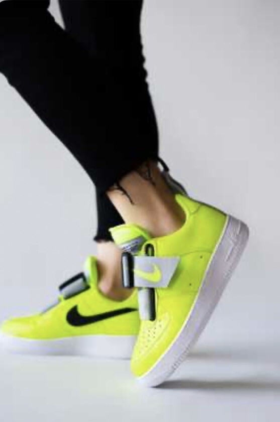 Nike Air Force 1 AF1 Low Utility Volt AO1531-700 - Volt/Black