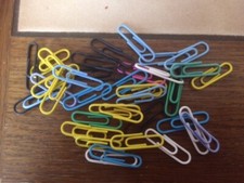 100 Büroklammern, Aktenklammern, 26 mm 26mm, farbig lackiert (11758)