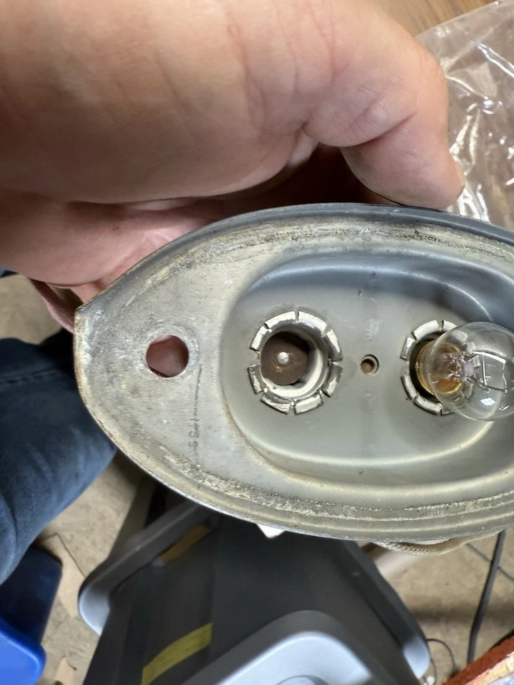 Carcasa de luz trasera Metropolitan Nash Lucas 523 #2 Foto 4 de 4