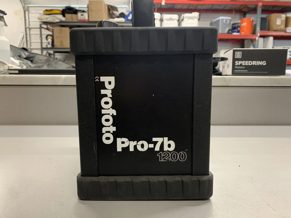Paquete de energía a batería Profoto Pro 7b 1200 con 1 batería Foto 3 de 4