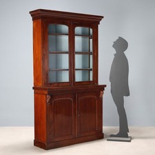 Encoignure vitrine en acajou à un tiroir. 187 x 77 x 48 cm - Lot 190