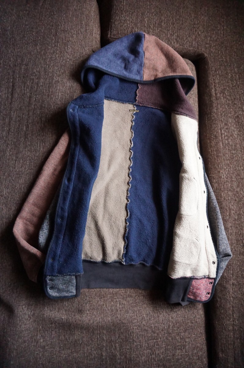 Crazy Pattern Patchwork Sweatshirt Engraved Butto… - image 5