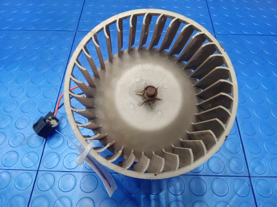 Conjunto de motor soplador de aire acondicionado calentador Ford Granada 75-80 genuino OEM D9DZ19805A Foto 3 de 4