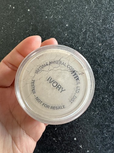 jane iredale amazing base loose mineral powder - ivory - Picture 3 of 3