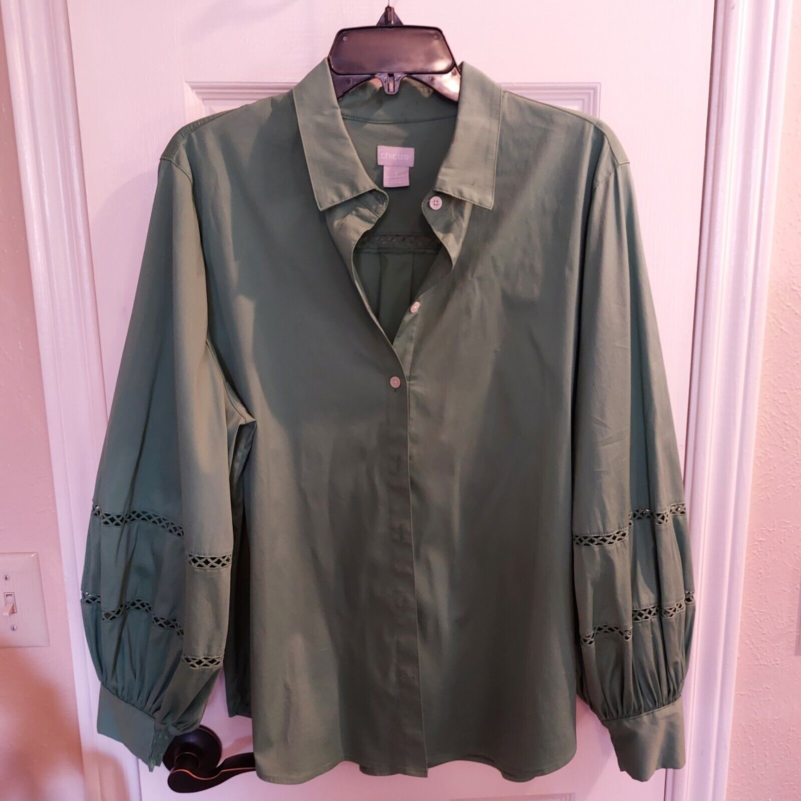 Chicos Size 3 Green Shirt With Long Sleeve With S… - image 1