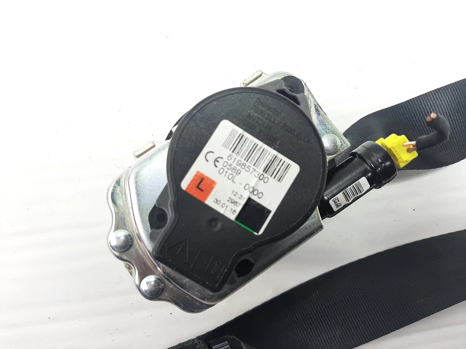 VOLVO V40 Hatchback Front Left Seatbelt 31418480 2.0 Diesel 140kw 2016 28375410 - Image 2 of 4