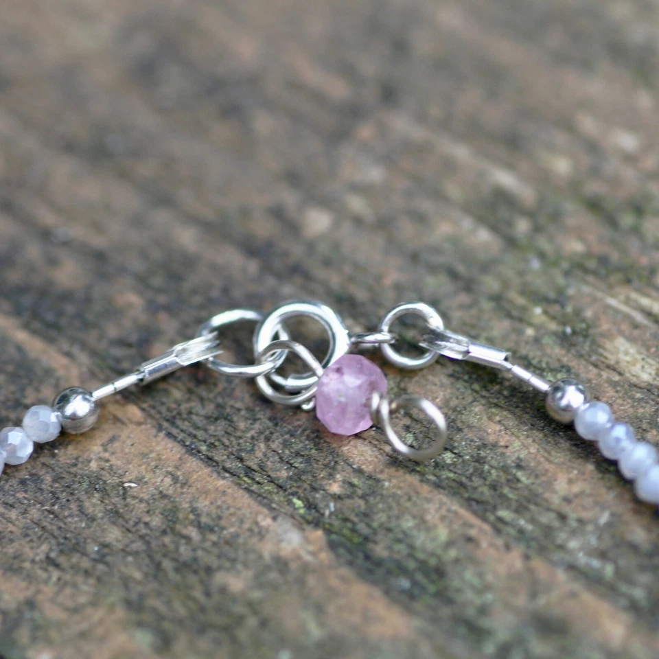 Pulsera artesanal de zafiro rosa natural sólido de oro blanco de 14K, 6,9" - 7,5" Foto 4 de 4