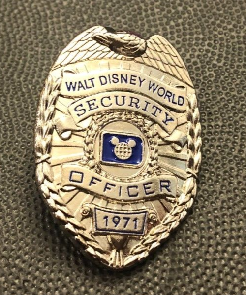 Disney pin 97580 Security badge Walt Disney World costume