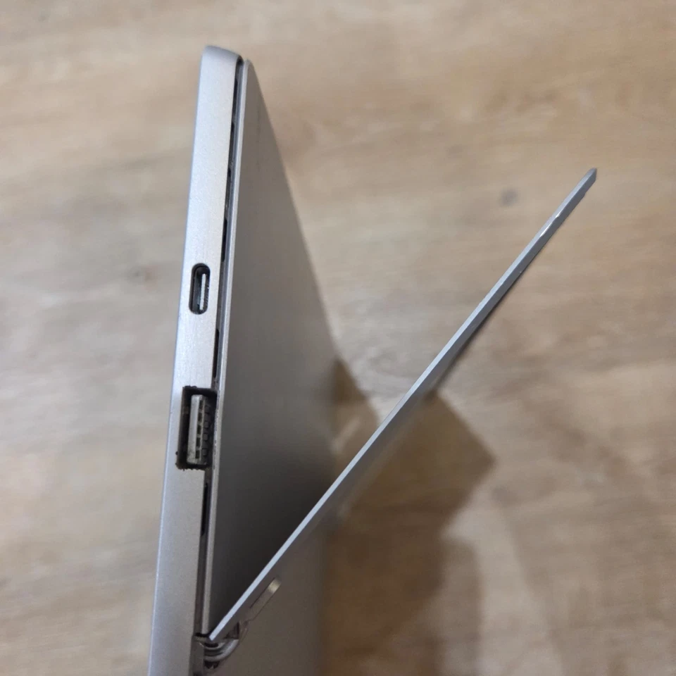 Microsoft Surface Pro 6 (1796) 12.3" Tablet i5 8GB 128GB WiFi SILVER WINDOWS 11 - Image 2 of 4