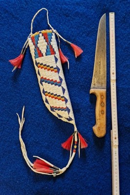 Reproduktion Cheyenne Messerscheide Beadwork Museumsqualität