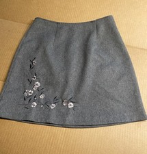 Grey skirt embroidered Small