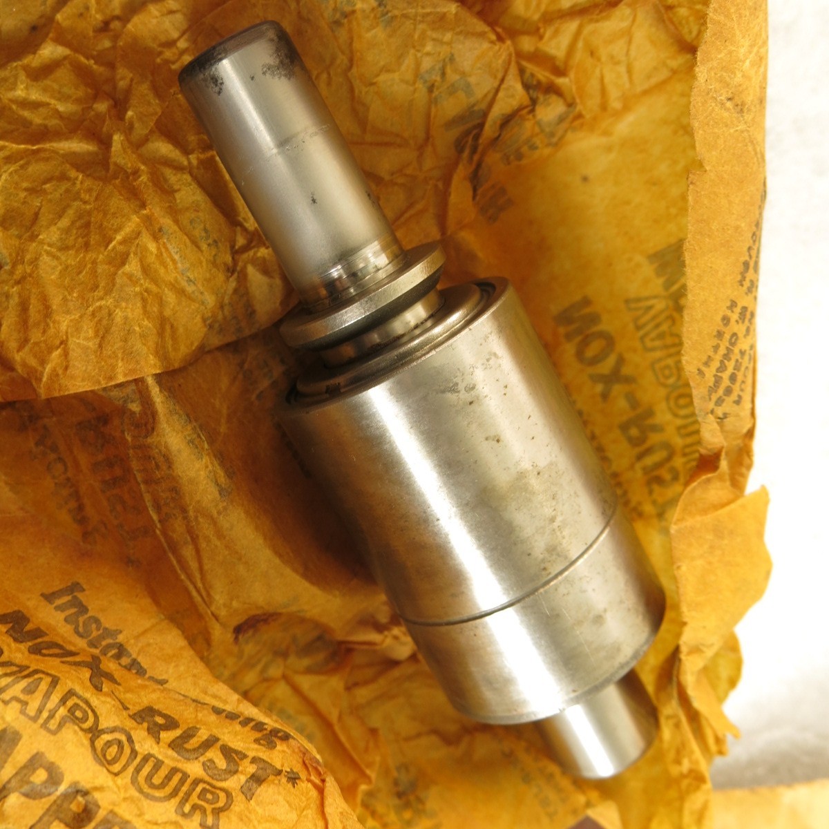 ROLLS ROYCE BENTLEY WATER PUMP -  SPINDLE & ROLLER RH10166  Silver Shadow