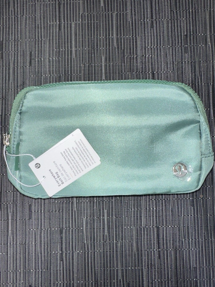 Lulmon 1L Crossbody Belt Bag for Running Travel Fitness