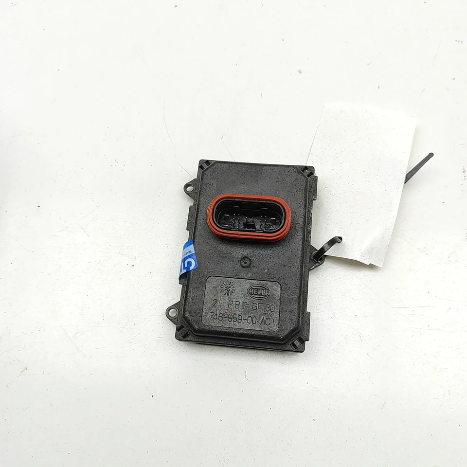 VW TOUAREG 7P5 LED Lights Control Unit 8U0941329 3.0 Diesel 180kw 2013 32752935 - Image 4 of 4