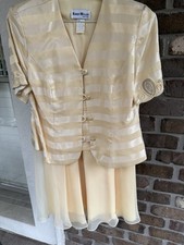 Karen Miller Very Elegant Ladies 2 Piece Dress Set Pale Yellow Size 10 Pretty