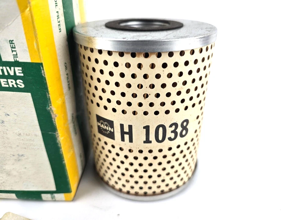 NOS Mann BMW E3 E9 E12 E24 3.0CS 3.0CSi 3.0S 3.0Si 530i Oil Filter 11421256402 - Image 2 of 3