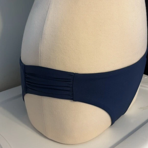 Conjunto de parte inferior de bikini Becca Color Code Wrap Swim Top y código de color ajuste americano mediano Foto 4 de 4