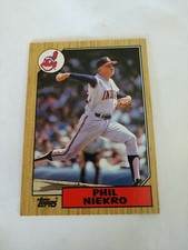 1987 Topps Phil Niekro Cleveland Indians
