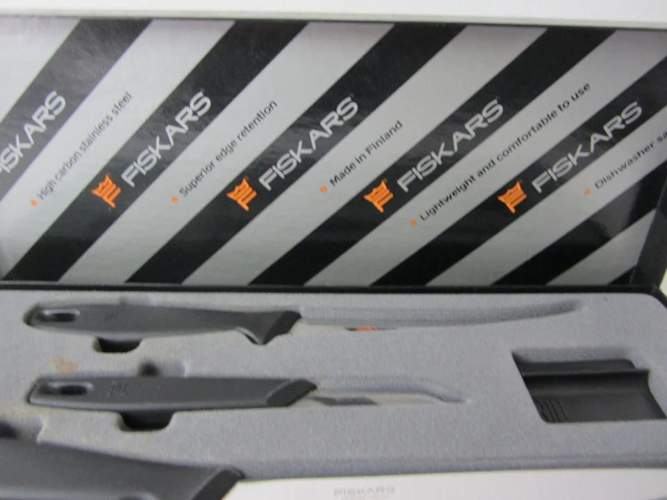 Juego de 3 cuchillos de cocina Fiskars de acero inoxidable de alto carbono Finlandia NUEVO en caja Foto 4 de 4