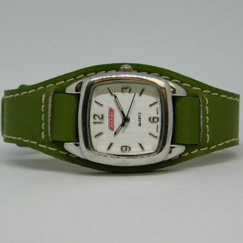 Dickies Genuine Leather Quartz Analog Women's Watch New Battery - 第 1/9 張圖片